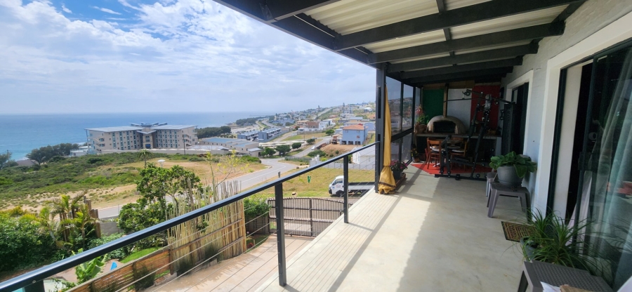 5 Bedroom Property for Sale in Mossel Bay Central Western Cape